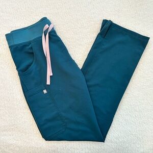 FIGS Kade Cargo Scrub Pant size small/tall